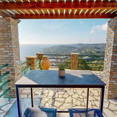 Meroviglia Villa *
